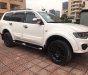 Mitsubishi Pajero 2017 - Gia đình cần bán Pajero 2017, số tự động, máy xăng, màu trắng mới tinh