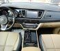 Kia Sedona 2018 - Gia đình cần bán Sedona 2018, số tự động, bản full 3.3L, màu vàng cát