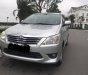 Toyota Innova 2012 - Nhà cần bán Innova 2012 màu bạc số sàn, xe đẹp không suy nghĩ nhé