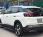 Peugeot 3008 2018 - Bán Peugeot 3008 tự động 2018 màu trắng gia đình đập thùng mua mới