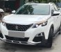 Peugeot 3008 2018 - Bán Peugeot 3008 tự động 2018 màu trắng gia đình đập thùng mua mới