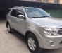 Toyota Fortuner 2009 - Cần bán Fortuner 2009, số sàn, máy dầu, màu bạc