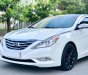 Hyundai Sonata 2.0 2011 - Bán xe Hyundai Sonata sx 2011 màu trắng cực đẹp, xe cũ nhưng đi kỹ giữ gìn