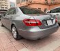 Mercedes-Benz E250 2010 - Cần bán xe Mercedes E250 đời 2010, màu xám, chính chủ sài kĩ