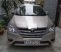 Toyota Innova E 2016 - Chính chủ bán Toyota Innova E năm 2016, màu vàng cát, 550tr