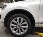 Volkswagen Touareg SUV 2017 - Cần bán Volkswagen Touareg 2017, trắng ngọc trinh, còn mới tinh không lầm lỗi, Odo 6200Km, full options