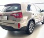 Kia Sorento 2017 - Cần bán Kia Sorento 2.4 AT 2017 màu nâu vàng, trả trước chỉ từ 234tr, liên hệ 0985.190491 Ngọc