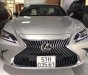 Lexus ES ES250 2018 - Bán Lexus ES 250 sx 2018 đăng ký 2019 màu vàng bạch kim, xe đi đúng 1.700km, bảo hiểm 2 chiều bao kiểm tra tại hãng