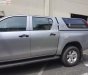 Toyota Hilux 2.4E 4x2 MT 2017 - Bán ô tô Toyota Hilux 2.4E 4x2 MT 2017, màu bạc, xe nhập còn mới