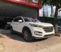 Hyundai Tucson 2016 - Bán Hyundai Tucson sản xuất 2016, màu trắng mới 95%, giá 825 triệu đồng