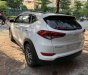 Hyundai Tucson 2016 - Bán Hyundai Tucson sản xuất 2016, màu trắng mới 95%, giá 825 triệu đồng