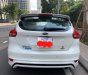 Ford Focus 2016 - Bán Ford Focus đời 2016, màu trắng ít sử dụng, giá chỉ 625 triệu đồng