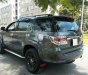 Toyota Fortuner 2.5G 4x2MT 2016 - Bán Toyota Fortuner 2016, số sàn, máy dầu, màu xám chì xe rất đẹp