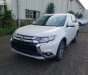 Mitsubishi Outlander 2018 - Cần bán Mitsubishi Outlander 2.0 CVT đời 2018, màu trắng, giá tốt