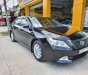 Toyota Camry    2.0 E 2013 - Bán ô tô Toyota Camry 2.0 E sản xuất năm 2013, màu đen xe gia đình giá cạnh tranh