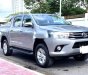 Toyota Hilux MT 2016 - Cần bán lại xe Toyota Hilux MT sản xuất năm 2016, màu bạc còn mới, giá tốt