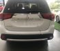 Mitsubishi Outlander 2019 - Bán xe Mitsubishi Outlander 2.4 Prenium đời 2019, màu trắng, giá tốt