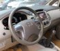 Toyota Innova 2015 - Bán Toyota Innova 2.0EMT đời 2015, màu bạc số sàn