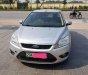 Ford Focus 2009 - Cần bán gấp Ford Focus 2009, màu bạc số sàn, 215tr