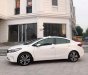 Kia Cerato   2017 - Bán Kia Cerato 2.0 AT đời 2017, màu trắng, giá 610tr