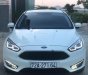 Ford Focus 2018 - Bán Ford Focus sản xuất 2018, màu trắng, giá chỉ 569 triệu