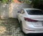 Hyundai Elantra 2018 - Bán Hyundai Elantra 1.6 AT năm sản xuất 2018, màu trắng, chính chủ 