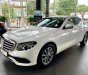 Mercedes-Benz E class 2018 - Bán Mercedes E200 đời 2018, màu trắng xe nguyên bản