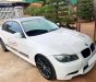 BMW 3 Series   2011 - Bán BMW 320i AT 2011, màu trắng, xe gia đình, giá tốt