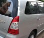 Toyota Innova 2.0E 2012 - Cần bán Toyota Innova 2.0E đời 2012, màu bạc số sàn, 435tr