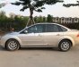 Ford Focus 2006 - Bán xe Ford Focus 2006, màu vàng xe còn mới