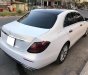 Mercedes-Benz E class E200 2017 - Cần bán xe Mercedes E200 sản xuất 2017, màu trắng số tự động