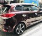 Kia Rondo 2017 - Bán xe cũ Kia Rondo 2017, màu đỏ, số tự động