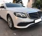 Mercedes-Benz E class E200 2017 - Cần bán xe Mercedes E200 sản xuất 2017, màu trắng số tự động