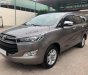 Toyota Innova 2.0E 2018 - Cần bán Toyota Innova 2.0E đời 2018, màu nâu số sàn, giá 656tr