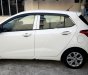 Hyundai Grand i10 2017 - Bán Hyundai Grand i10 1.2 MT Base đời 2017, màu trắng, giá chỉ 300 triệu