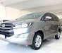 Toyota Innova 2.0E 2018 - Bán xe Toyota Innova 2.0E đời 2018, màu xám số sàn, giá 685tr