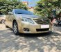 Toyota Camry 2010 - Bán ô tô Toyota Camry năm 2010, màu vàng, nhập khẩu chính hãng, giá 650tr