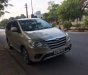 Toyota Innova E 2015 - Bán ô tô Toyota Innova E 2015, màu nâu