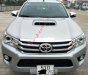 Toyota Hilux 2015 - Cần bán gấp Toyota Hilux năm sản xuất 2015, màu bạc, xe nhập như mới