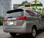 Toyota Innova 2.0E 2017 - Bán xe Toyota Innova 2.0E 2017, màu ghi