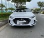 Hyundai Elantra 2017 - Bán Hyundai Elantra năm 2017, màu trắng  