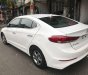 Hyundai Elantra 2017 - Cần bán lại xe Hyundai Elantra 1.6MT đời 2017, màu trắng chính chủ