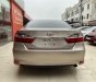 Toyota Camry   2017 - Cần bán lại xe Toyota Camry đời 2017, số tự động, giá chỉ 825 triệu