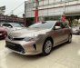 Toyota Camry   2017 - Cần bán lại xe Toyota Camry đời 2017, số tự động, giá chỉ 825 triệu