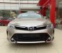 Toyota Camry   2017 - Cần bán lại xe Toyota Camry đời 2017, số tự động, giá chỉ 825 triệu