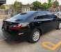 Toyota Camry 2016 - Cần bán Toyota Camry 2.0E năm sản xuất 2016, màu đen, 820tr