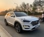 Hyundai Tucson 2019 - Cần bán gấp Hyundai Tucson 1.6 Turbo năm 2019, màu trắng