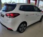 Kia Rondo 2020 - Kia Quảng Ngãi cần bán xe Kia Rondo đời 2020, màu trắng, xe siêu lướt