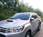 Toyota Hilux 2015 - Bán ô tô Toyota Hilux sản xuất 2015, màu xám