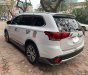 Mitsubishi Outlander 2.0 Premium 2019 - Cần bán lại xe Mitsubishi Outlander 2.0 Premium năm sản xuất 2019, màu trắng giá cạnh tranh